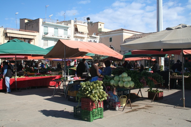 Argos - Fresh fruit and vegetables at the open market